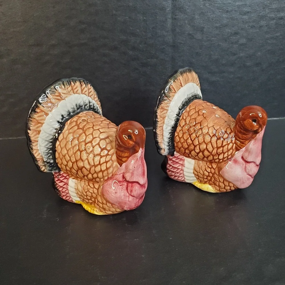 Thanksgiving Courting Turkey Bird Salt & Pepper Shaker Set Marked SAC Taiwan